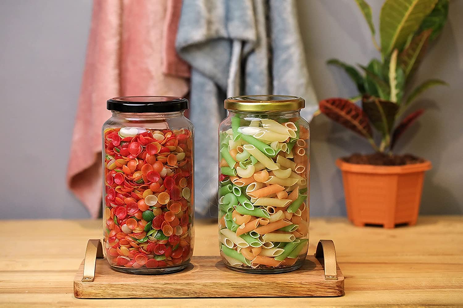 1000ML GLOBAL JAR BLACK ,GOLDEN, LID 22946