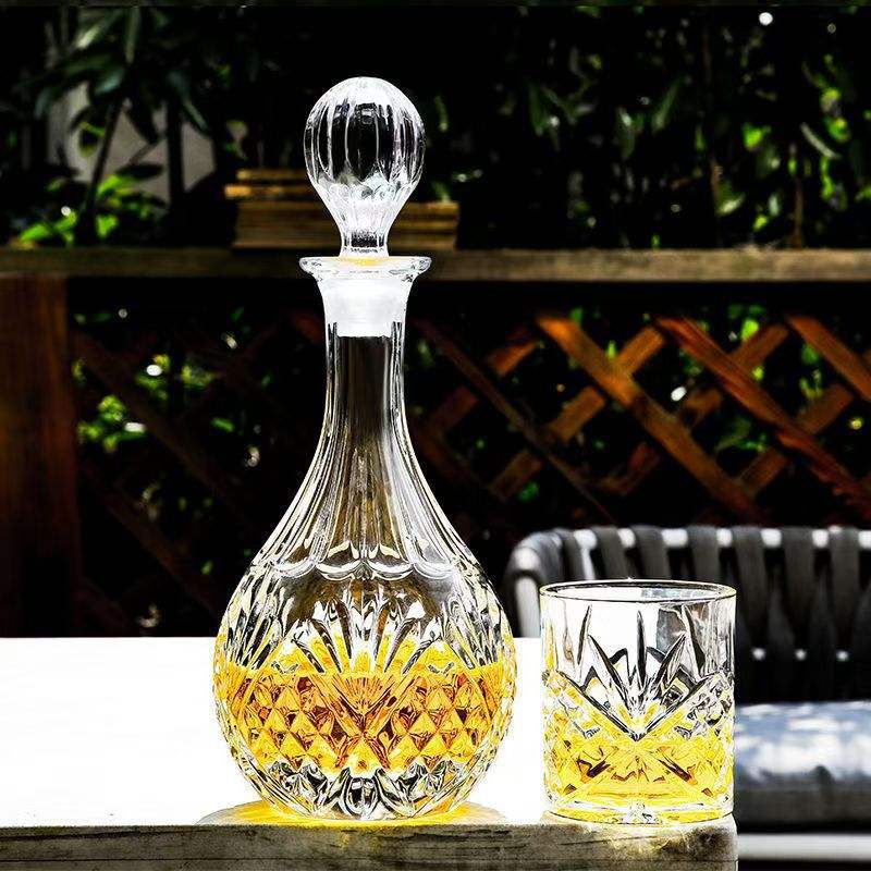 DECANTER YU 830ML 1 PCS BOX PACK  23024 I Y013